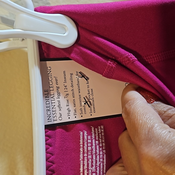 Victoria's Secret high rise hot pink leggings, size 4 - Picture 6 of 6